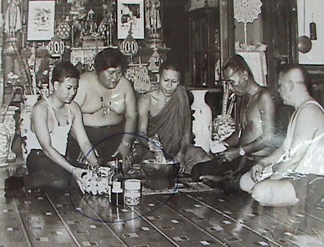 Luang Por Daeng makes Muan Sarn Sacred Powders at Wat Bovornives