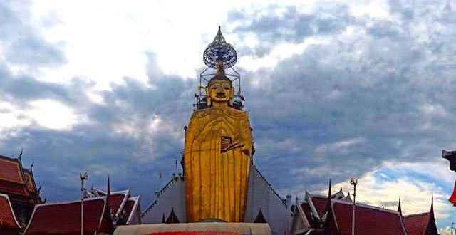 Statue of Luang Por Dto of Wat Intra Wiharn Bang Khun Prohm