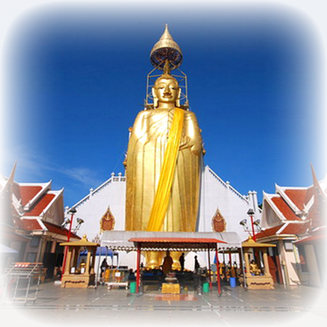 Luang Por Dto statue Wat Bang Khun Prohm