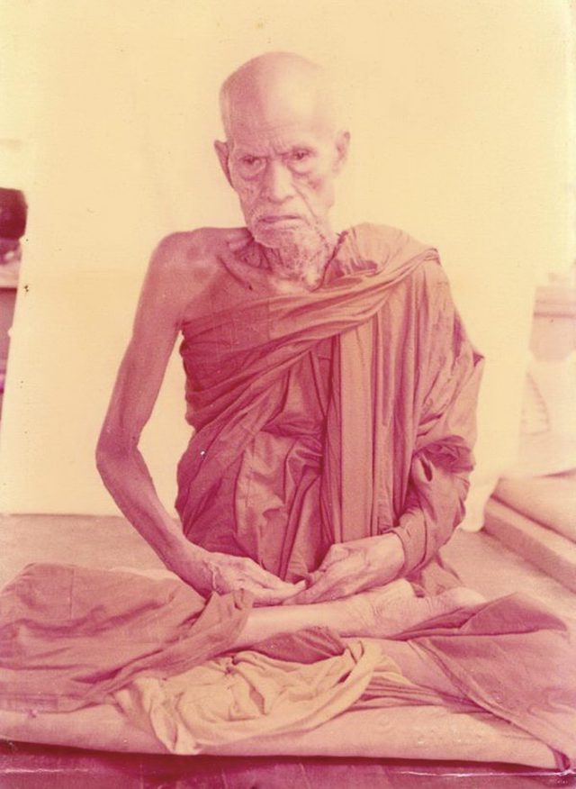 Image of the Great Luang Por Songk Chantasaro in meditative posture. Luang Por Songk was the abbot of Wat Jao Fa Sala Loi Buddhist temple